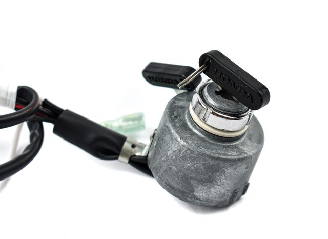 Ignition Switch Key For Honda ATV | Replaces 35100-HN8-003, 35100-HN0-670, 35100-HP5-600 | With 2 Keys