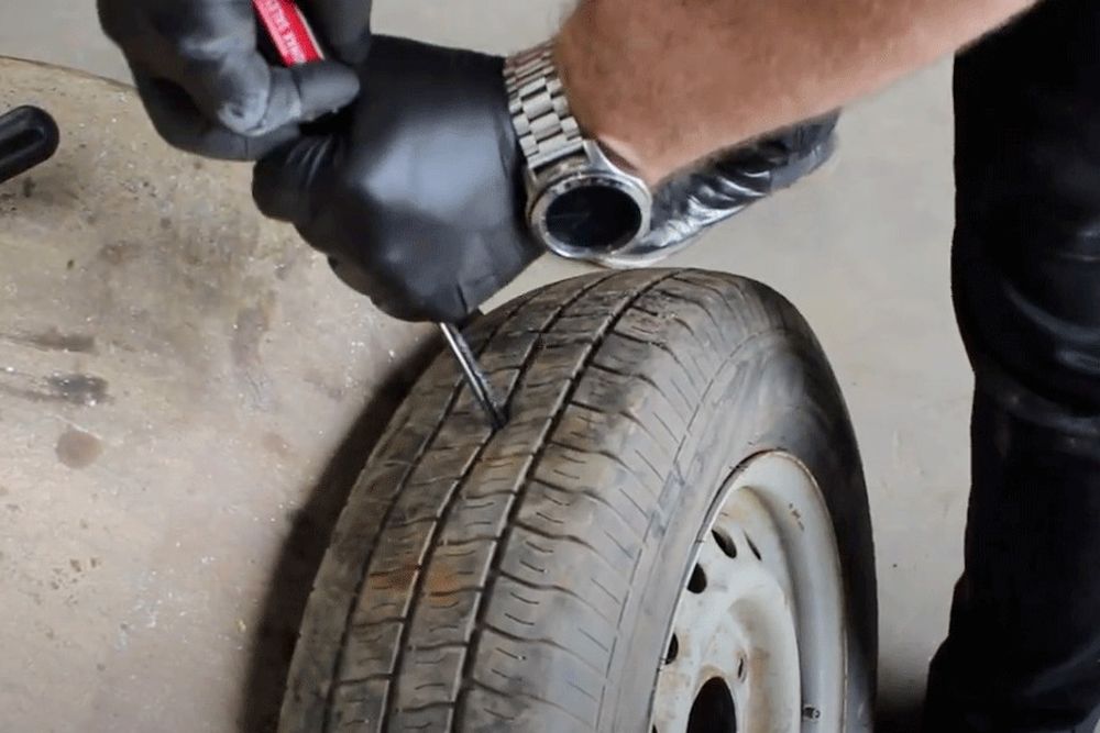 Construction Machinery Tyre Repair with the HTS Chemi Cure Kit