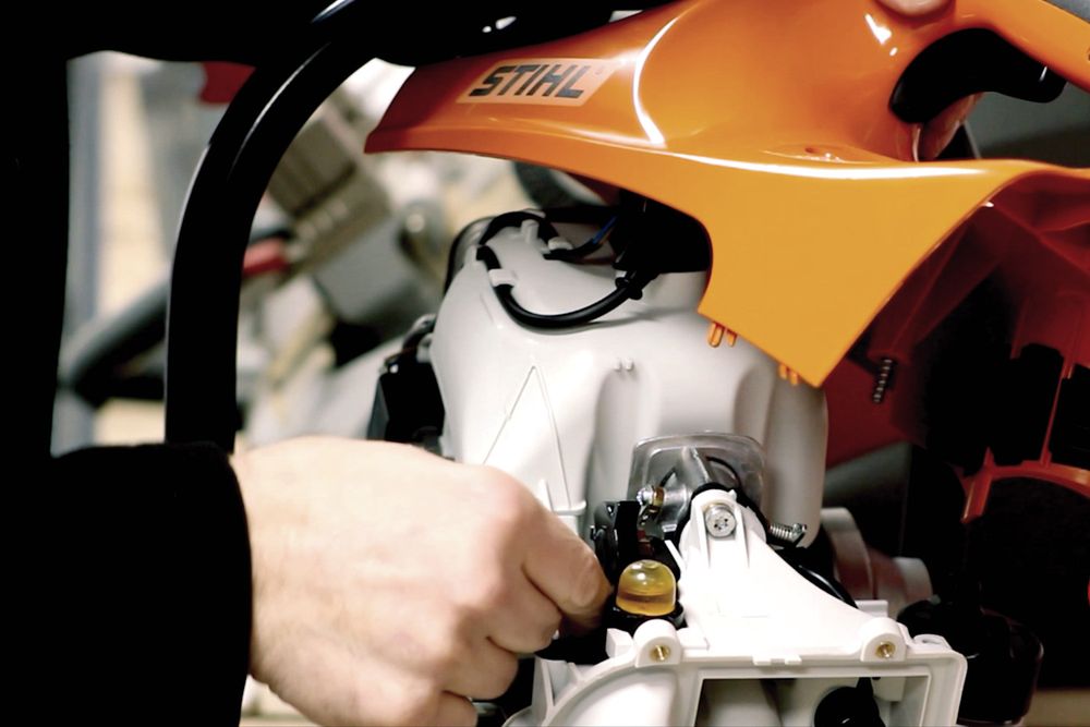 How to assemble a Stihl TS410 (Shroud & Cast Arm)