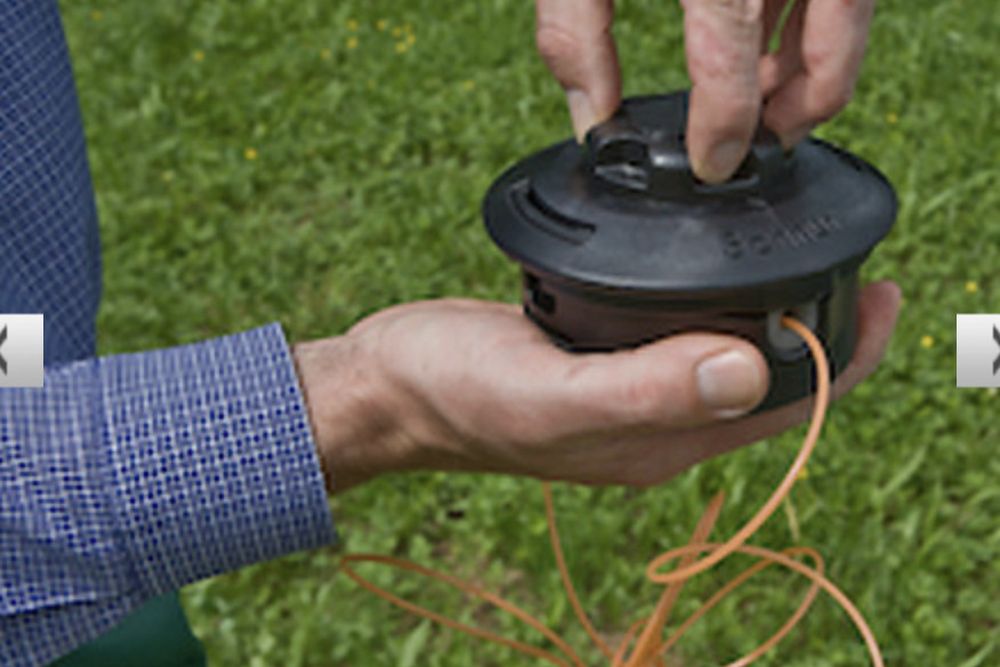 How to fit and fill a strimmer head attachment